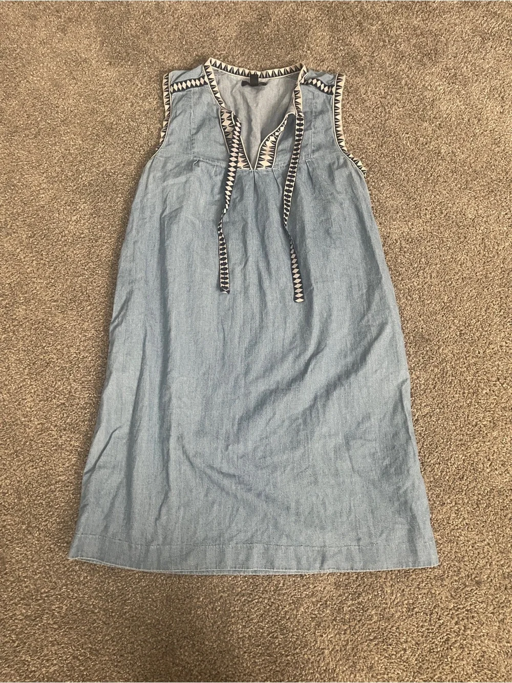 J.Crew Chambray Shift Dress 100% cotton Blue Embroidered Trim Sleeveless Size 6